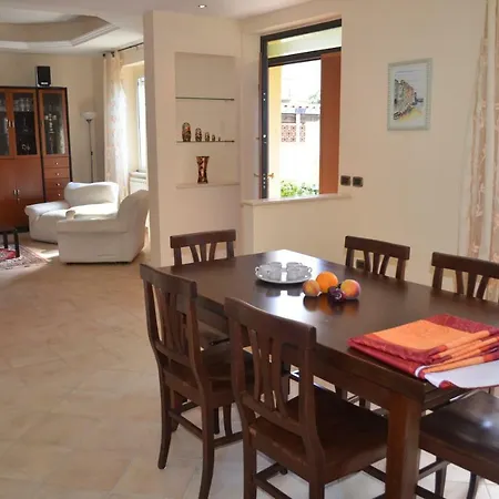 House At The In Just The North Of Rome Apartment